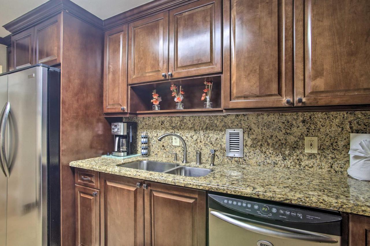 Grand With Stunning Views! Hollywood